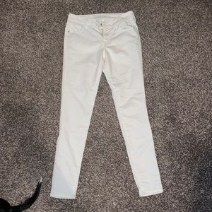 White skinny jeans